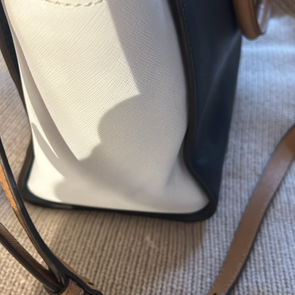 Michaels Kors bag - Picture 4 of 6